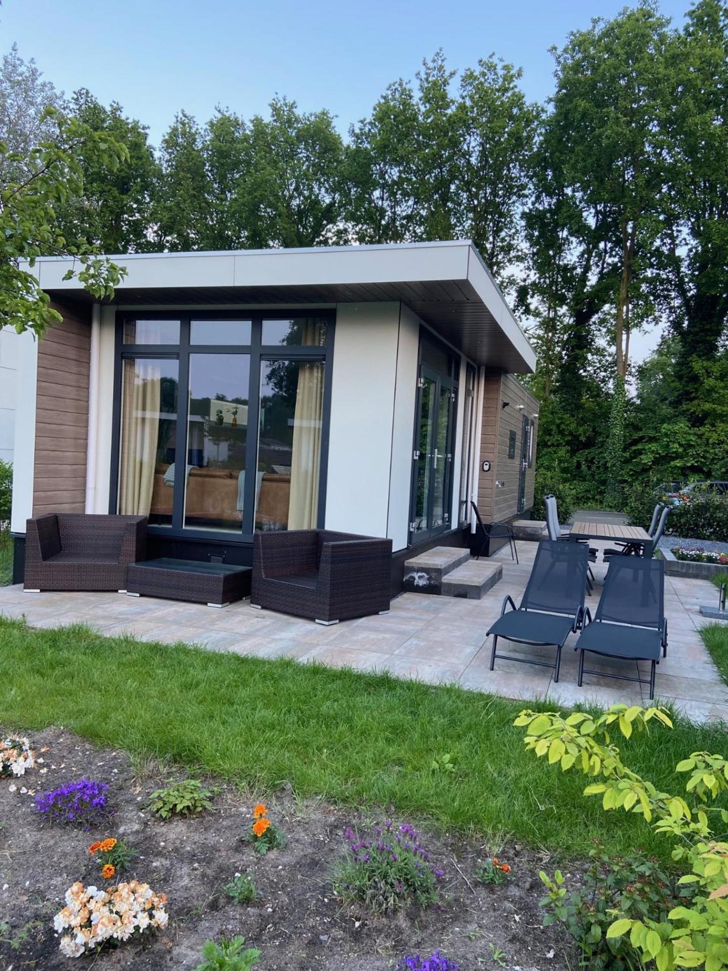 Kindvriendelijk Luxe Chalet In De Bossen Met Prive Sauna Harderwijk Eksteriør billede
